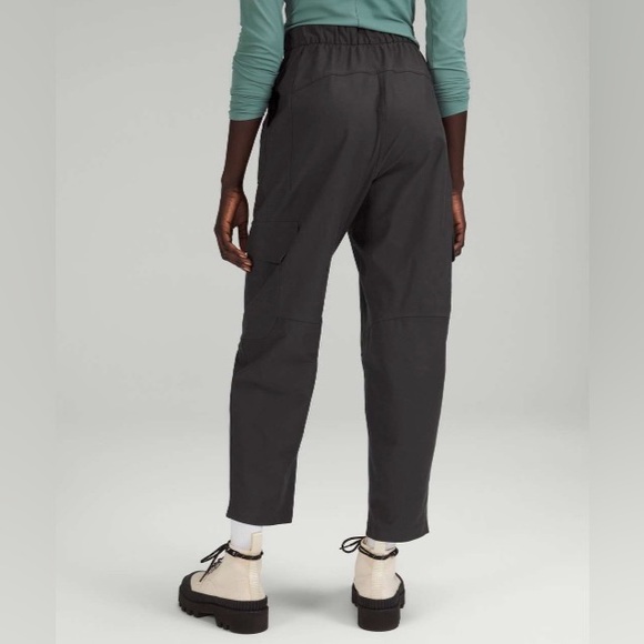 Lululemon Light Utilitech Cargo Pocket High Rise Pant - Picture 2 of 13